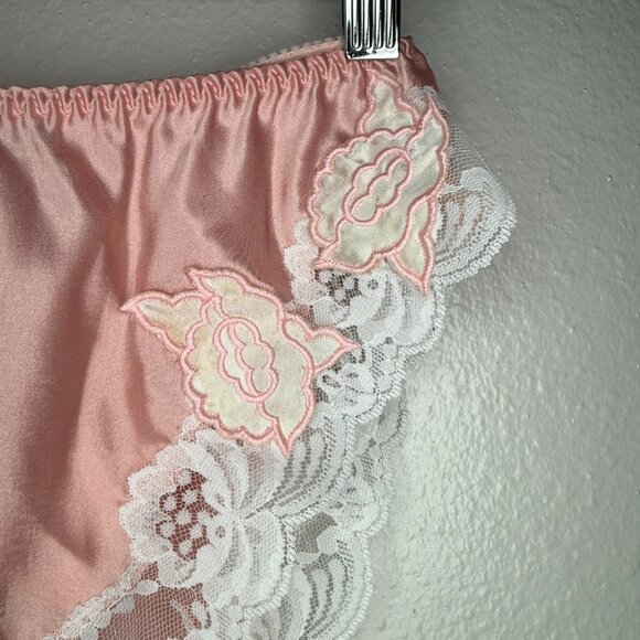 NWT Vintage Victoria’s Secret Gold Label High Cut Satin Lace Sissy Tap Panty - Picture 2 of 6